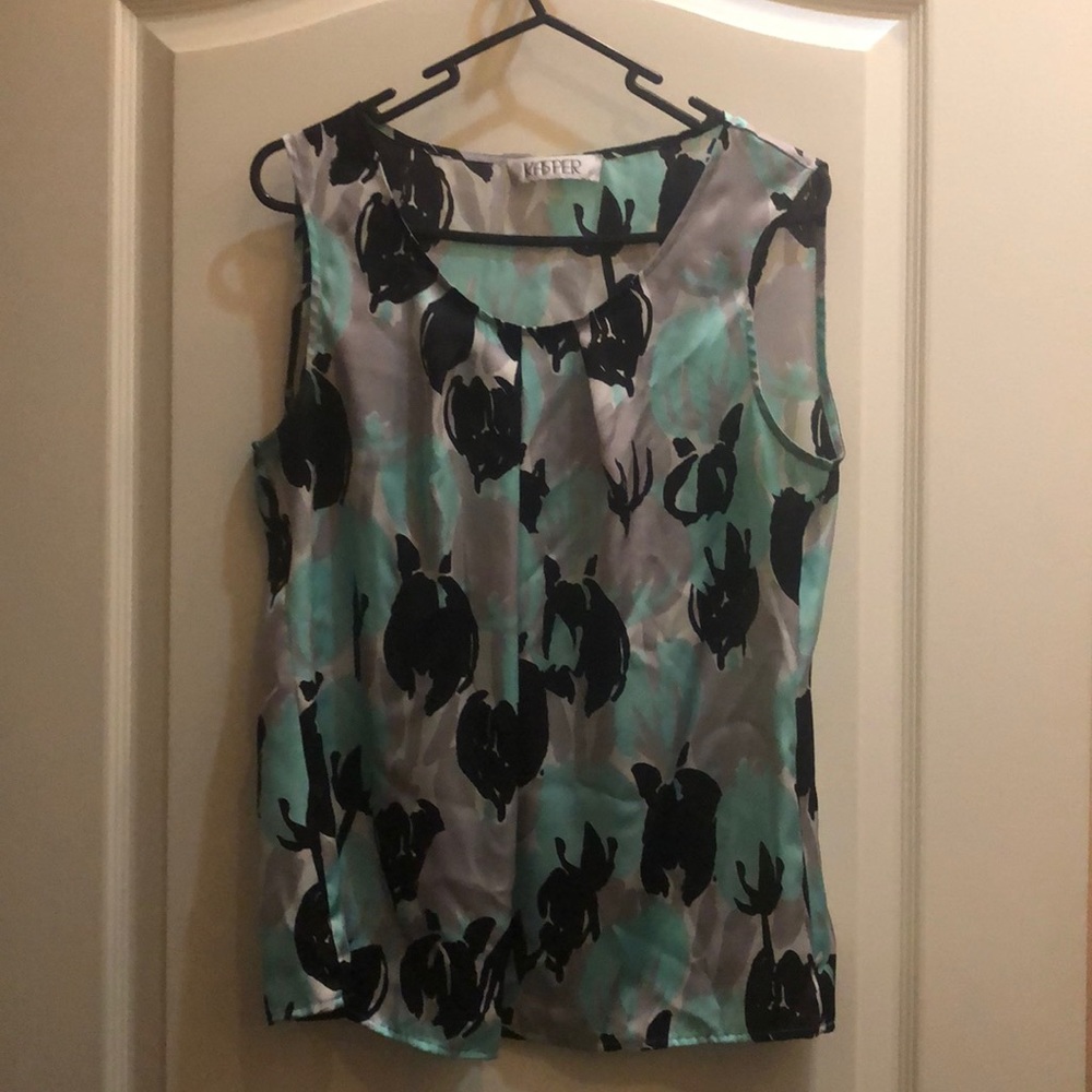 Kasper Blouse, medium, sleeveless, silky, worn 1-2